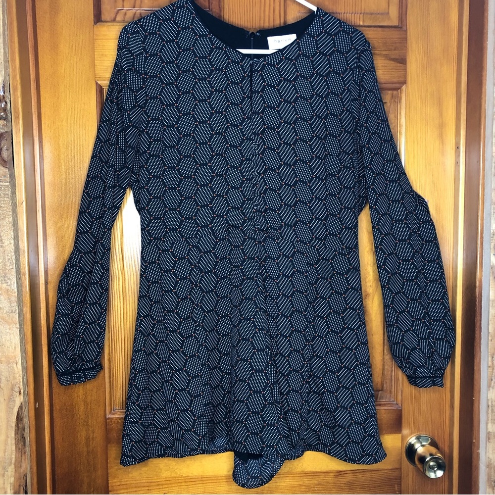 Urban Outfitters- Harlyn long sleeves shorts romper Size Med black /white/orange